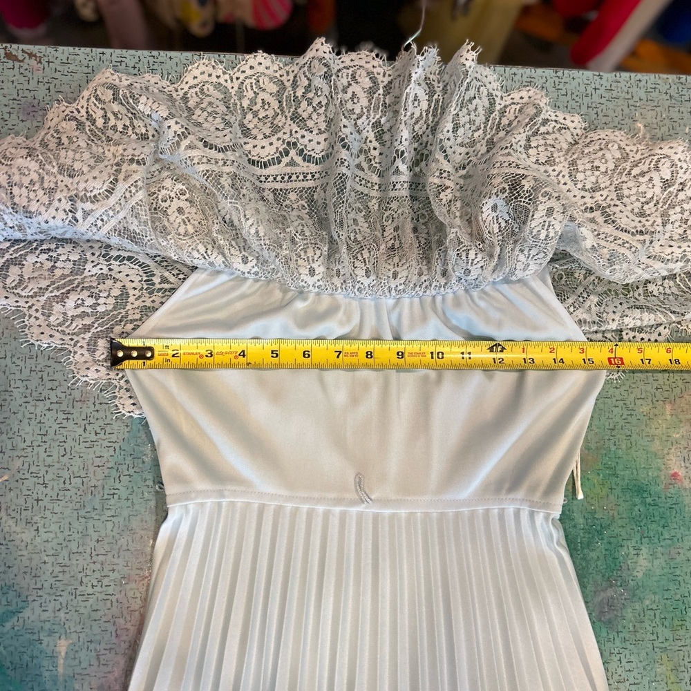 70s Lace Gown - Picture 11 of 14